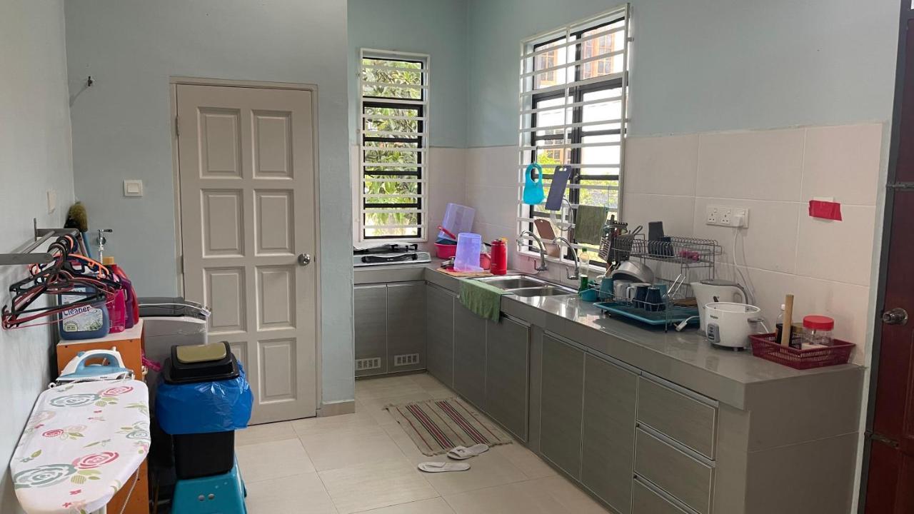 Nikmat Homestay RIYADH Kampong Tuan Mandak Luaran gambar