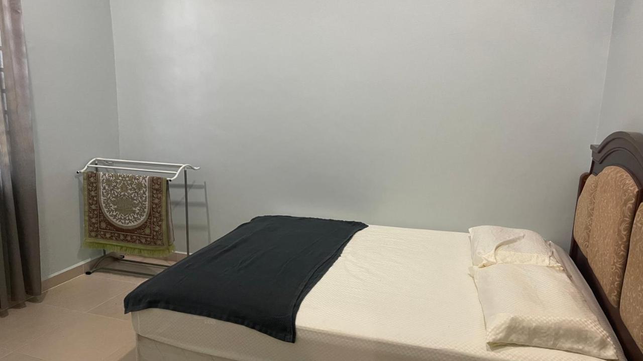Nikmat Homestay RIYADH Kampong Tuan Mandak Luaran gambar