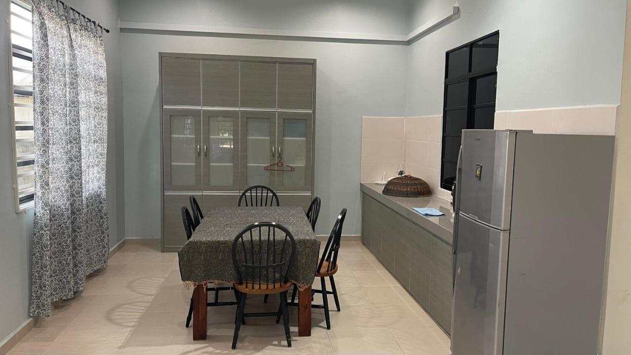 Nikmat Homestay RIYADH Kampong Tuan Mandak Luaran gambar