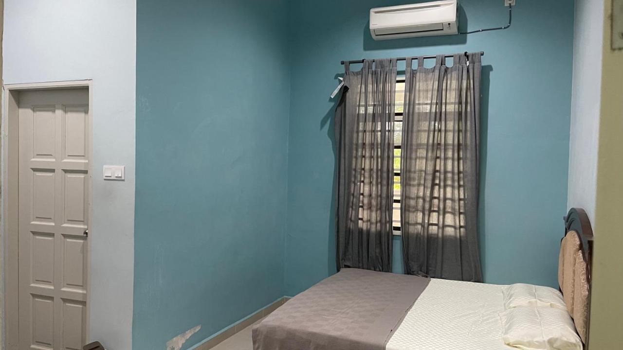 Nikmat Homestay RIYADH Kampong Tuan Mandak Luaran gambar