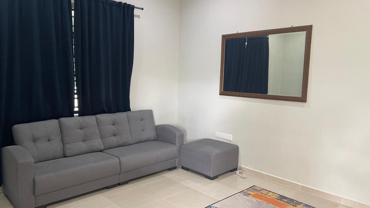 Nikmat Homestay RIYADH Kampong Tuan Mandak Luaran gambar