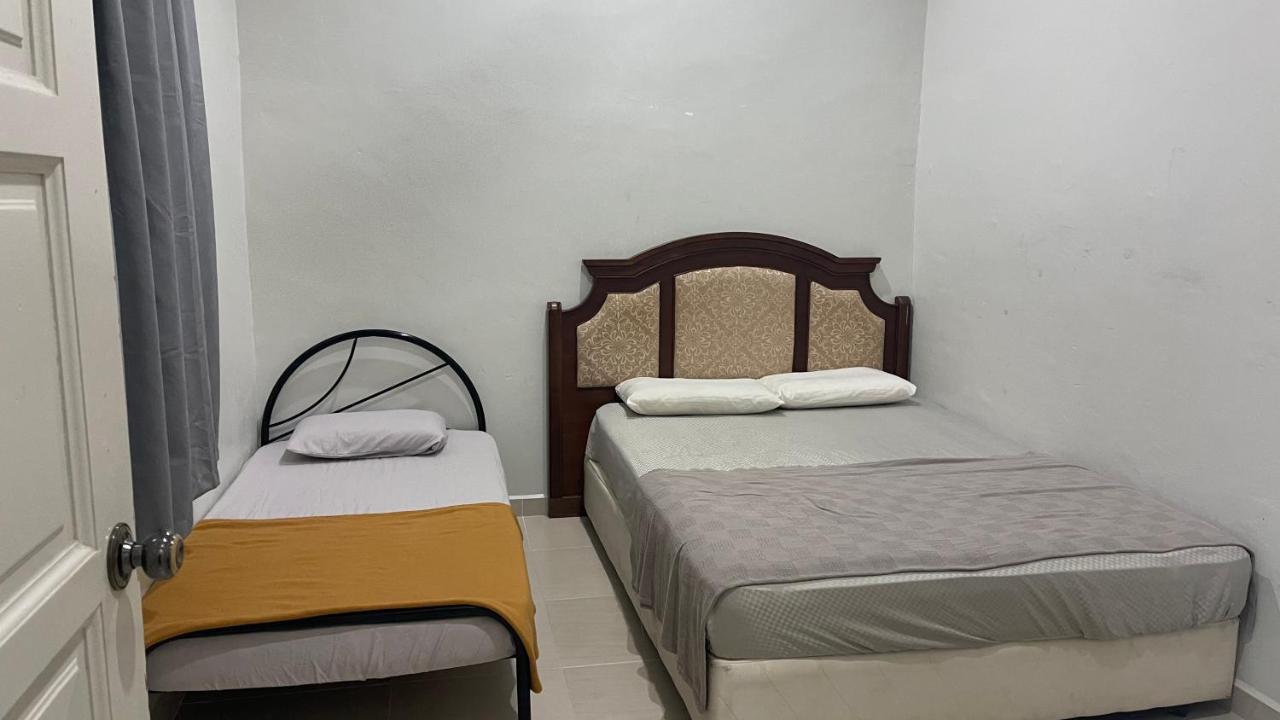 Nikmat Homestay RIYADH Kampong Tuan Mandak Luaran gambar